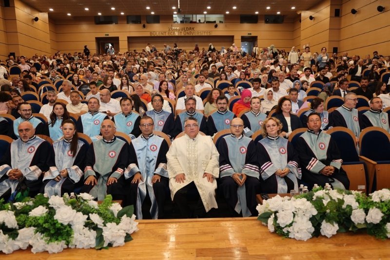 BEUN DİŞ HEKİMLİĞİ’NDE MEZUNİYET COŞKUSU - 2