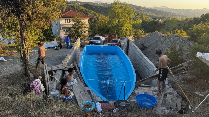 BAHÇESİNE YAT HAVUZ YAPTI - 2