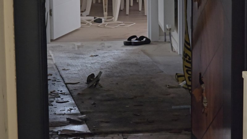 Cezaevinden izinli çıkıp evi ateşe verdi - 1