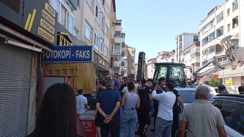FRENİ PATLADI DÜKKANA DALDI - 2