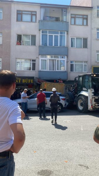 FRENİ PATLADI DÜKKANA DALDI - 4