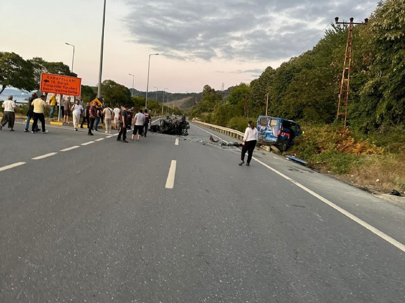 OTOMOBİL JANDARMA ARACINA ÇARPTI: 1 AĞIR YARALI - 1