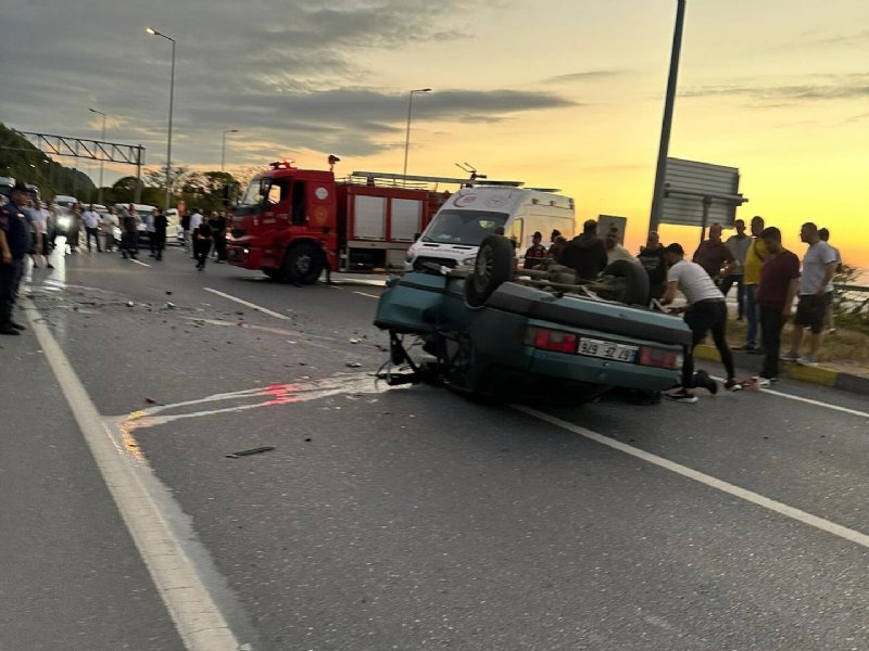OTOMOBİL JANDARMA ARACINA ÇARPTI: 1 AĞIR YARALI - 3