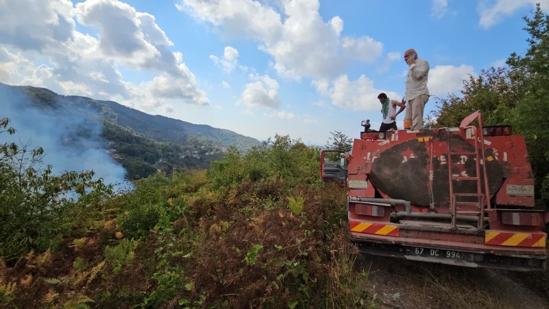 2 DEKARLIK ALANDA ÖRTÜ YANGINI - 3