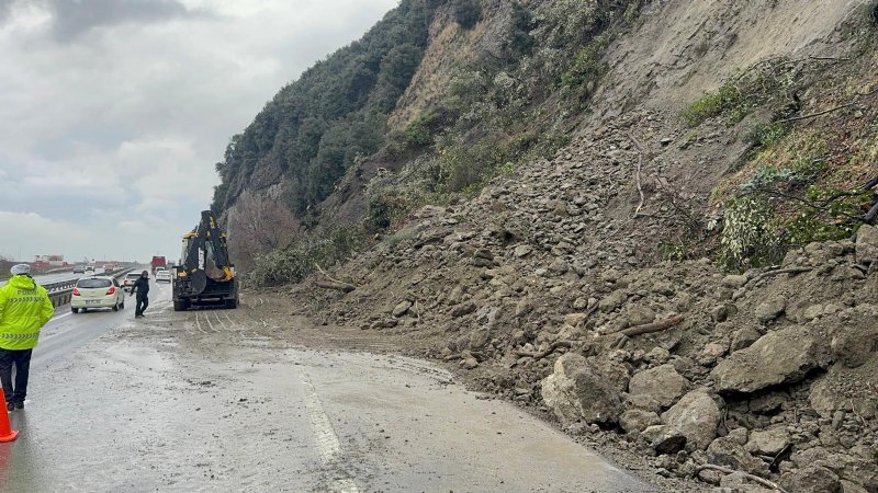  EREĞLİ-ALAPLI  YOLUNDA  HEYELAN! - 3