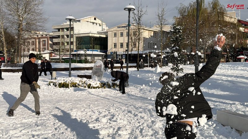 İLK KEZ KAR GÖREN  RUANDALI KORKTU - 2