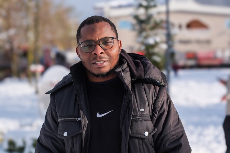 İLK KEZ KAR GÖREN  RUANDALI KORKTU - 4