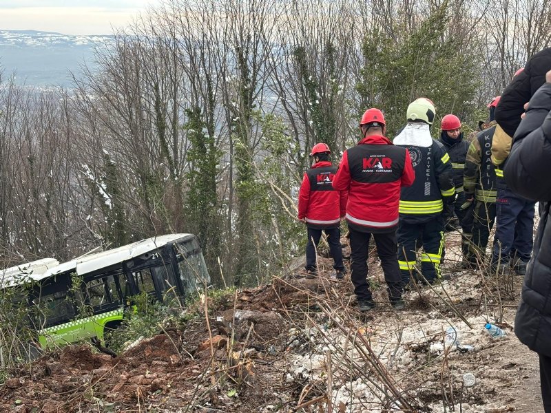 OTOBÜS DEVRİLDİ: 39 YARALI - 1