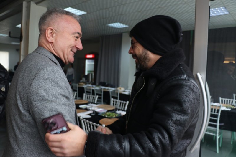 SESLİ’DEN BASINA MANGAL PARTİSİ  - 10