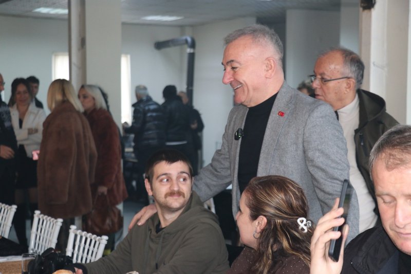 SESLİ’DEN BASINA MANGAL PARTİSİ  - 4