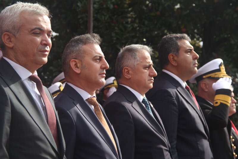 “TÜRK MİLLETİ  CUMHURİYETLE  MUTLUDUR” - 1