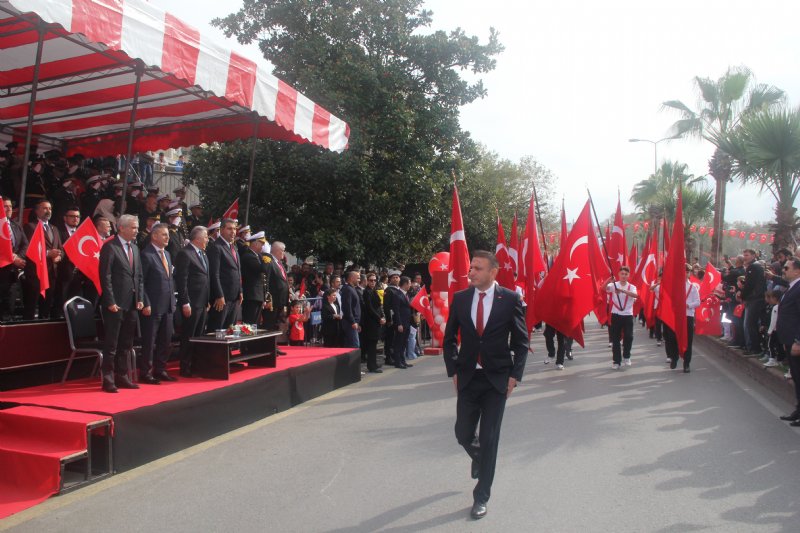 “TÜRK MİLLETİ  CUMHURİYETLE  MUTLUDUR” - 11