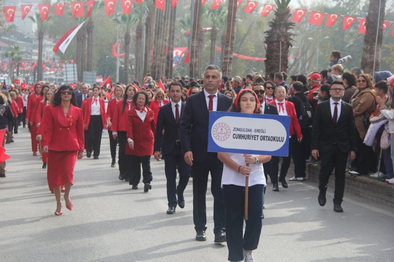 “TÜRK MİLLETİ  CUMHURİYETLE  MUTLUDUR” - 16
