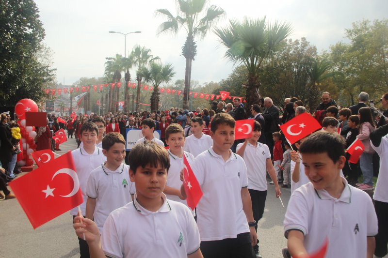 “TÜRK MİLLETİ  CUMHURİYETLE  MUTLUDUR” - 17