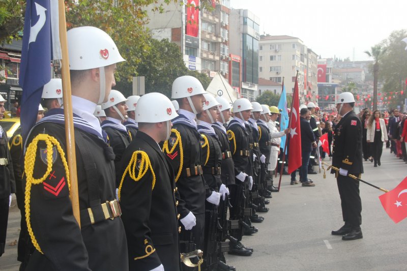 “TÜRK MİLLETİ  CUMHURİYETLE  MUTLUDUR” - 18