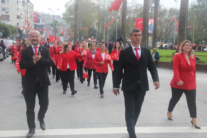 “TÜRK MİLLETİ  CUMHURİYETLE  MUTLUDUR” - 20