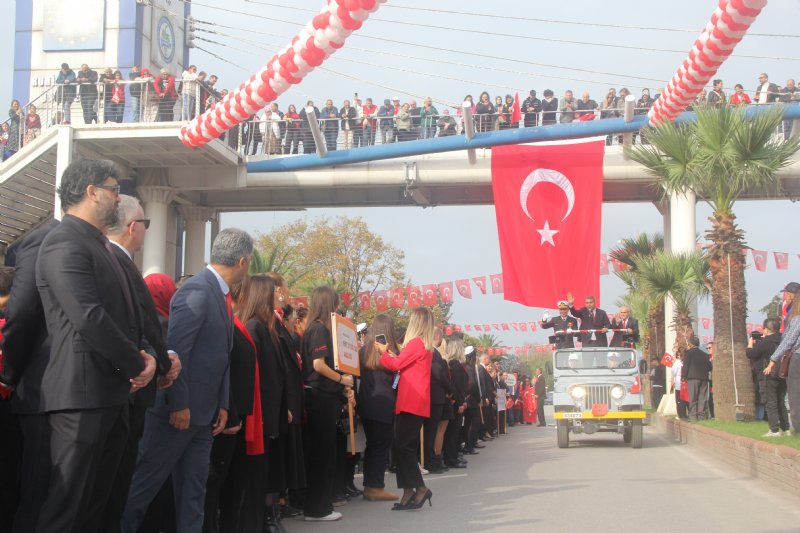 “TÜRK MİLLETİ  CUMHURİYETLE  MUTLUDUR” - 26
