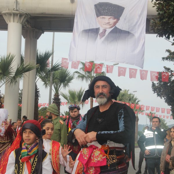 “TÜRK MİLLETİ  CUMHURİYETLE  MUTLUDUR” - 6