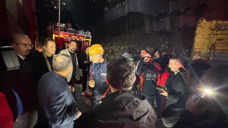 ZONGULDAK´TA KORKUNÇ OLAY:  2  KATLI BİNA ÇÖKTÜ - 5