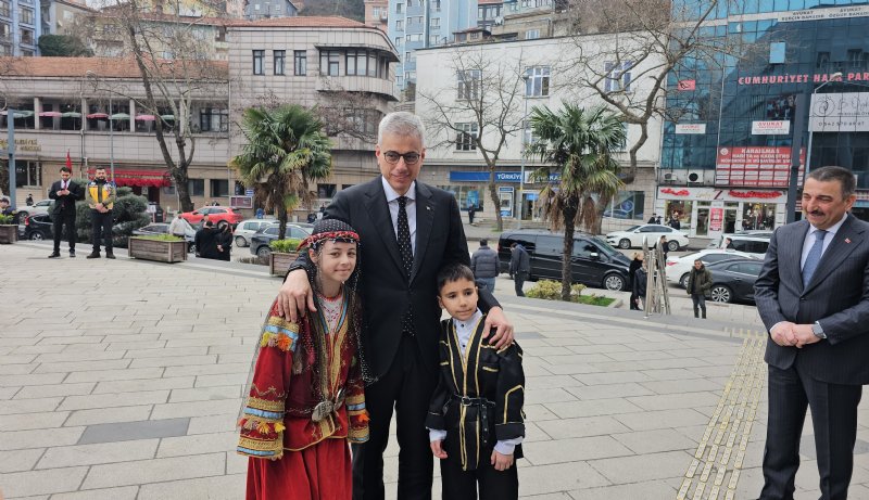 BAKAN MEMİŞOĞLU  ZONGULDAK´TA - 1