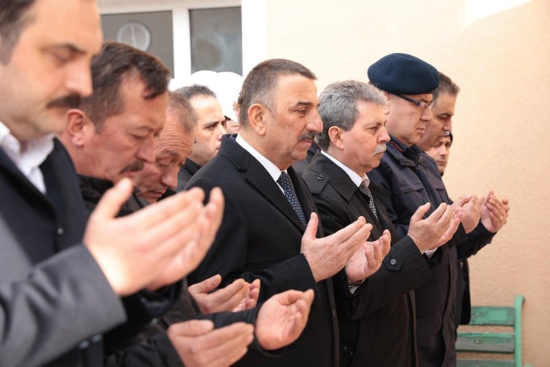 EMEKLİLİĞİNE 4 GÜN KALA HAYATINI KAYBEDEN POLİS MEMURU TOPRAĞA VERİLDİ - 1