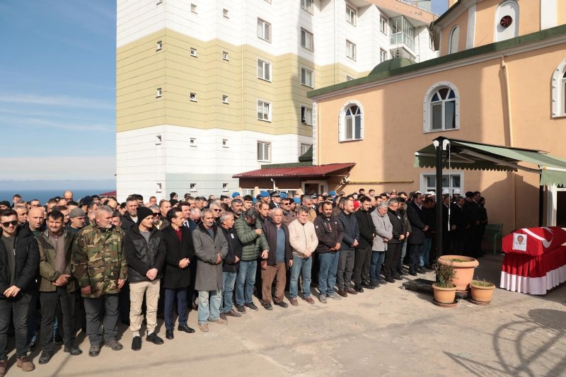 EMEKLİLİĞİNE 4 GÜN KALA HAYATINI KAYBEDEN POLİS MEMURU TOPRAĞA VERİLDİ - 5