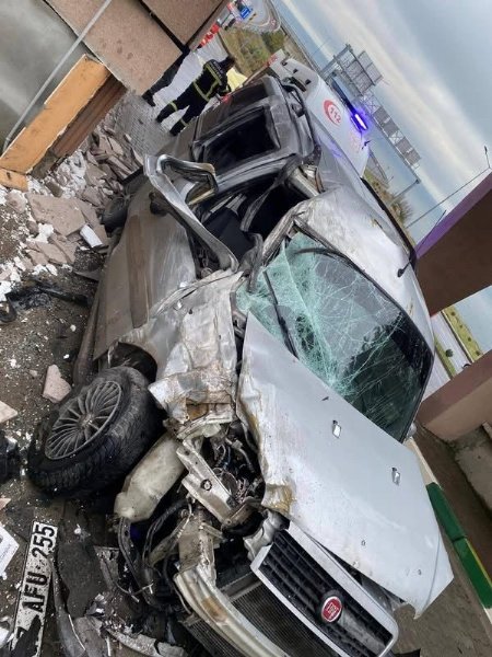 HASTANENİN GÜVENLİK KULÜBESİNE ÇARPTI - 2