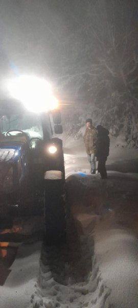 KARDA MAHSUR KALAN  İKİ KİŞİ KURTARILDI - 2