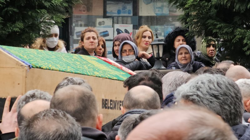 9 AY ÖNCE ÖLEN OĞLUNUN YANINA DEFNEDİLDİ - 2