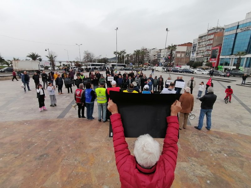 EREĞLİ’DE “SAVAŞA HAYIR  BARIŞ HEMEN ŞİMDİ” EYLEMİ - 6