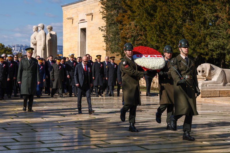 OYAK´TAN  ANITKABİR´E  ZİYARET - 2