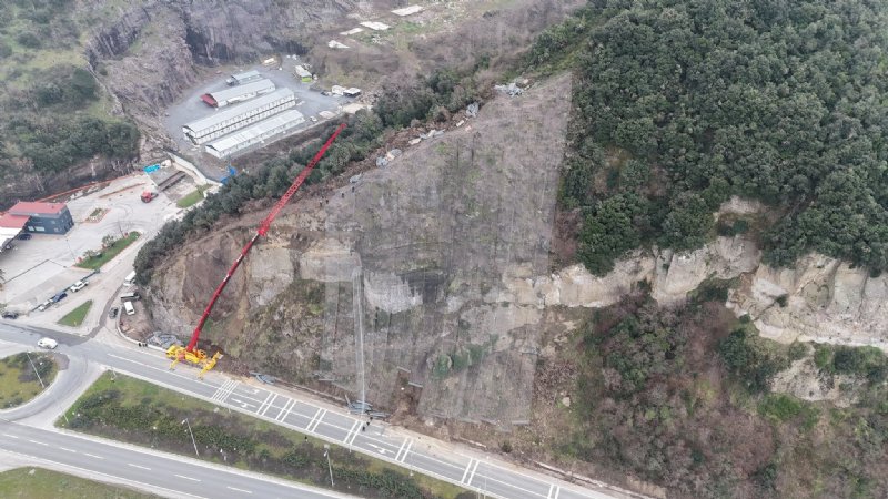 YAMAÇLARA ÇELİK AĞ ÖRÜLÜYOR - 1