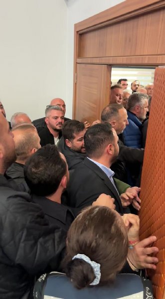 BAŞKANLIK SEÇİMİNDE  ´GEÇERSİZ OY´ GERGİNLİĞİ - 5