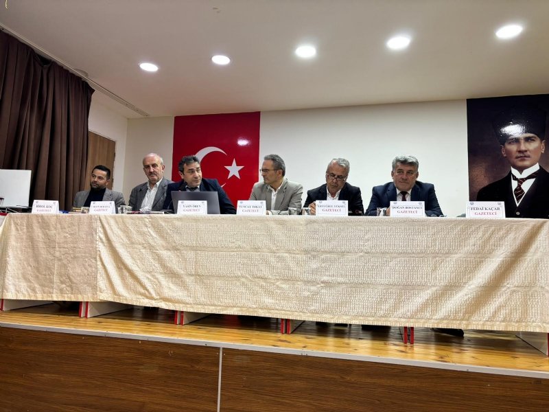 GAZETECİLER ÖĞRENCİLERLE BULUŞTU - 1