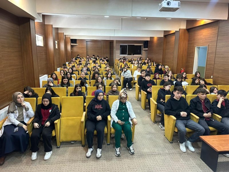 GAZETECİLER ÖĞRENCİLERLE BULUŞTU - 2