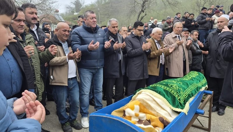 GÖLETTE BOĞULAN ÇOCUK GÖZYAŞLARIYLA SON YOLCULUĞUNA UĞURLANDI - 1