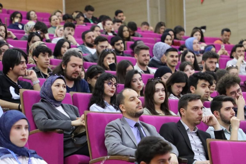 BARÜ GİRİŞİMCİLİK ZİRVESİ´NDE YENİLİKÇİ FİKİRLER BULUŞTU - 4