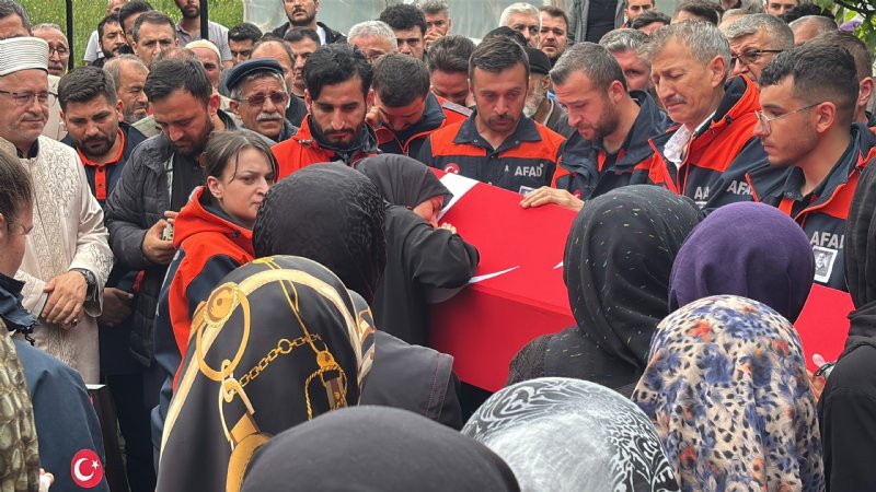 AFAD personelinin eşi: ´´Seninle gurur duyuyorum, inşallah biz de o mertebeye erişiriz´´ - 4