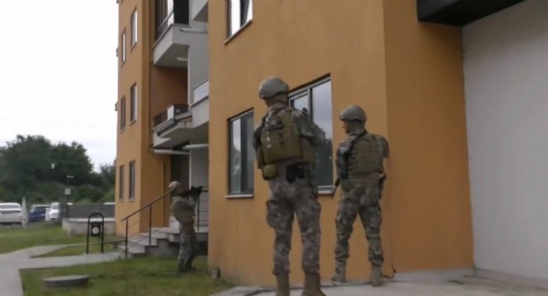 DEAŞ OPERASYONU:  13 GÖZALTI - 3