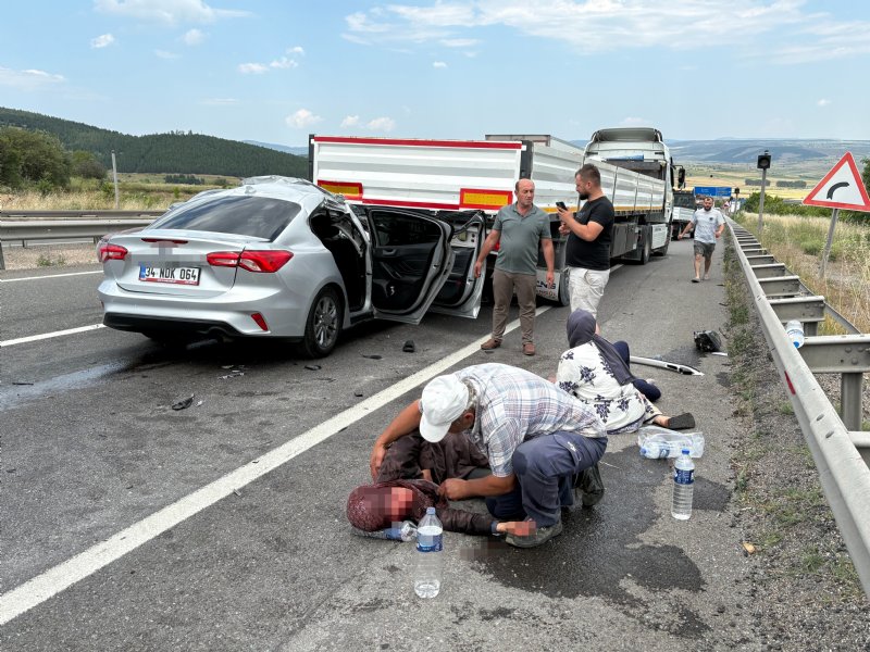 FECİ KAZA: 1 ÖLÜ, 8 YARALI - 1