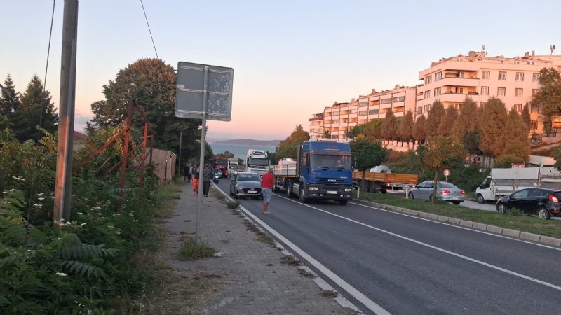 AKÇAKOCA-ALAPLI YOLUNDA FECİ KAZA: TIR ARACI EZDİ, ÖLÜ VE YARALILAR VAR - 5