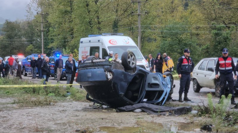 BİR SAAT ARAYLA İKİ KAZA:  2 ÖLÜ, 17 YARALI - 1