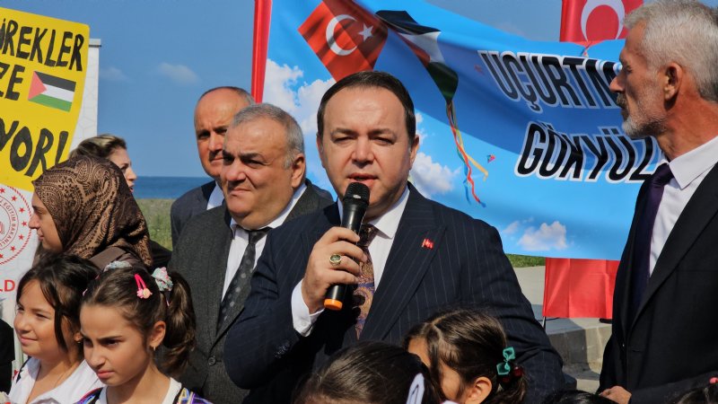 FİLİSTİNLİ ÇOCUKLAR İÇİN UÇURTMA UÇURDULAR - 1