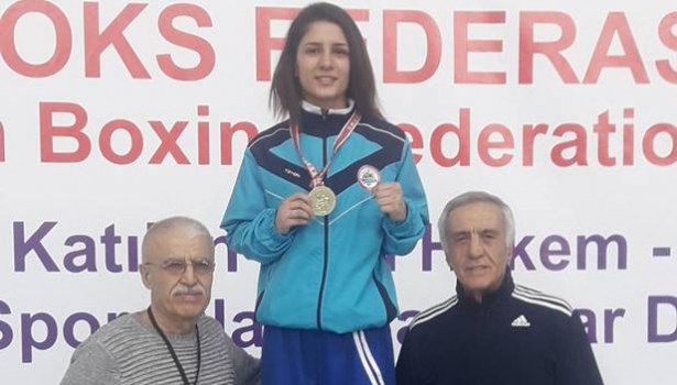 Genç boksör turnuvaya damgasını vurdu