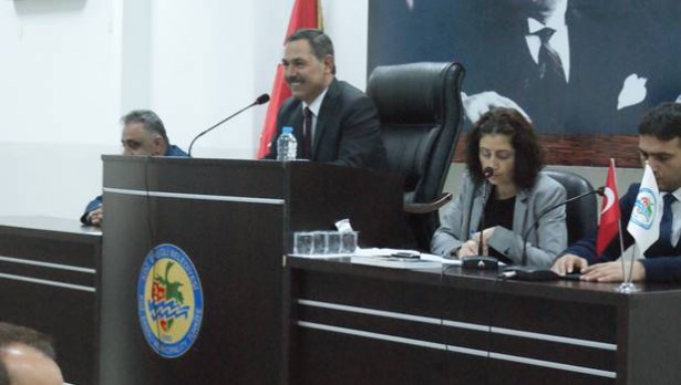 Meclis Uysal´a, 1 milyon 381 bin lira kredi kullanma yetkisi verdi