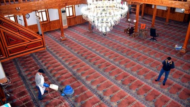 Alaplı´da, Ramazan ayı öncesi camiler temizleniyor
