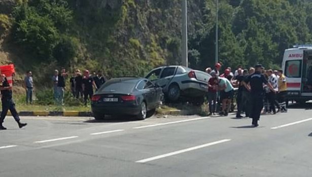 Tersaneler bölgesindeki trafik kazasında 3 kişi yaralandı