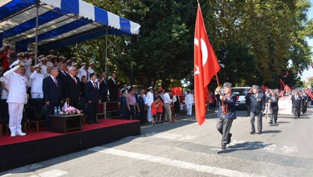 Özbağ: ´30 Ağustos, Türk ulusunun var oluş nedenidir´