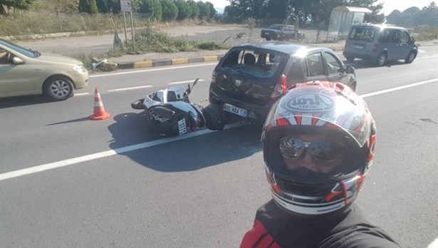 Motosiklet ile otomobil çarpıştı: 2 yaralı