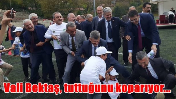 Protokol, ipleri koparttı…